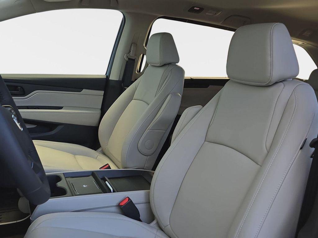 new 2026 Honda Odyssey car, priced at $44,985