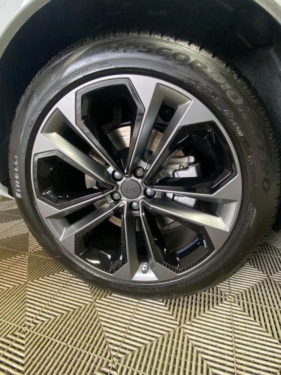 new 2026 Audi Q7 car, priced at $78,560
