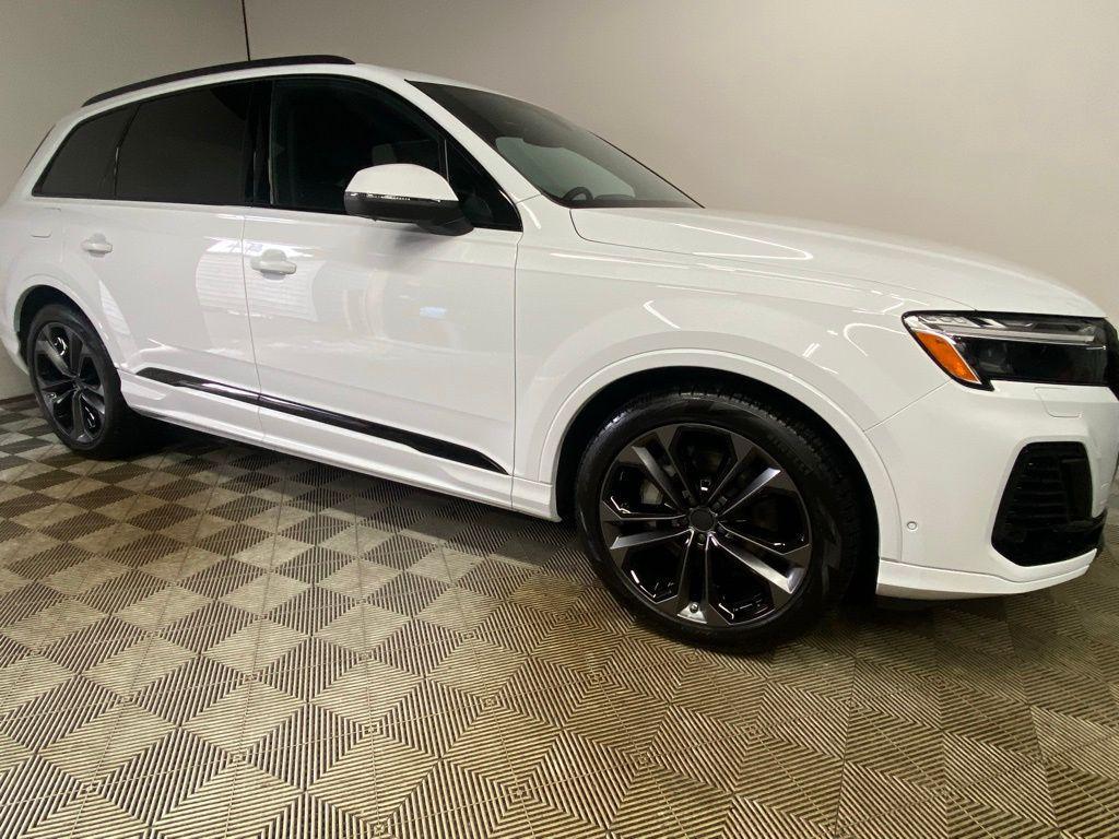 new 2026 Audi Q7 car, priced at $78,560