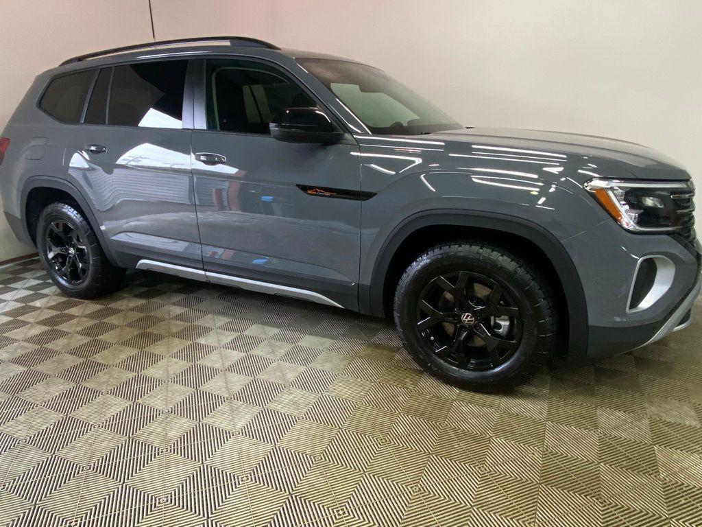 new 2026 Volkswagen Atlas car, priced at $51,234