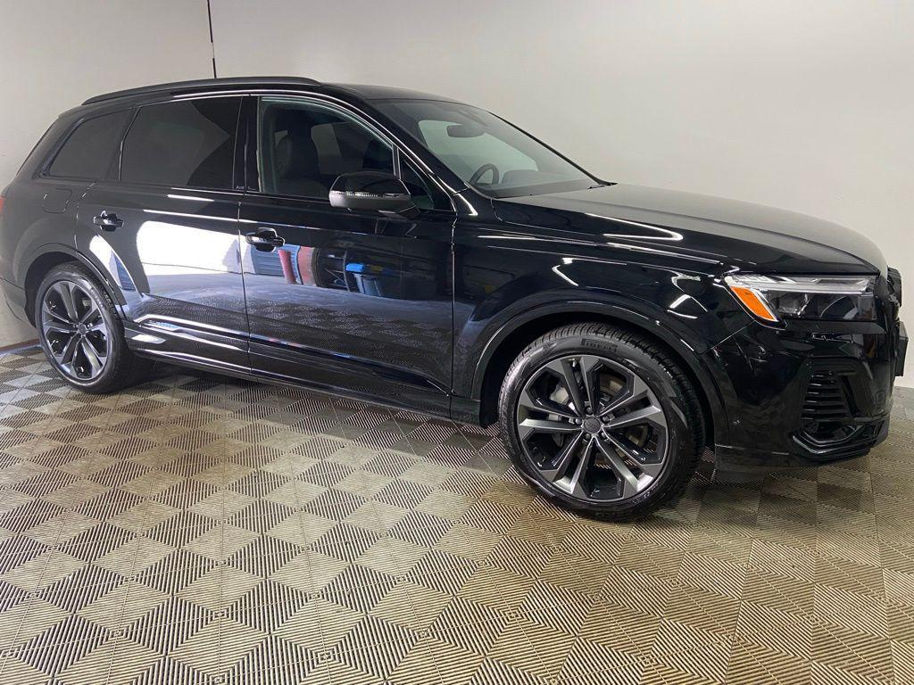 new 2026 Audi Q7 car, priced at $78,295