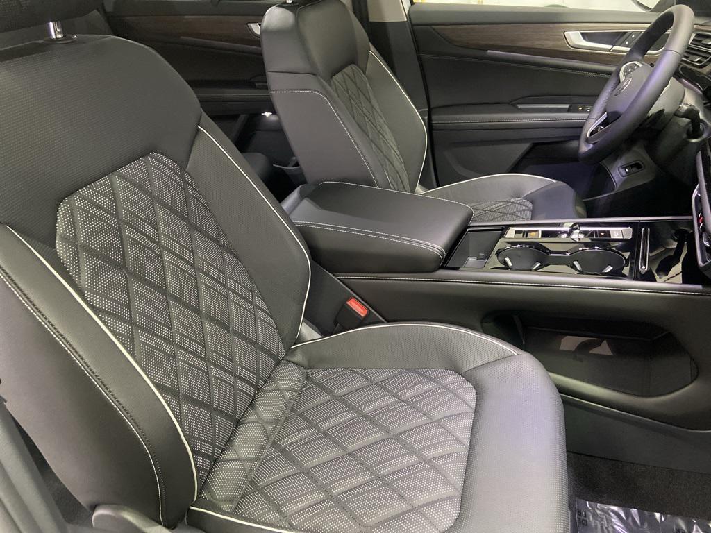 new 2026 Volkswagen Atlas car, priced at $58,719