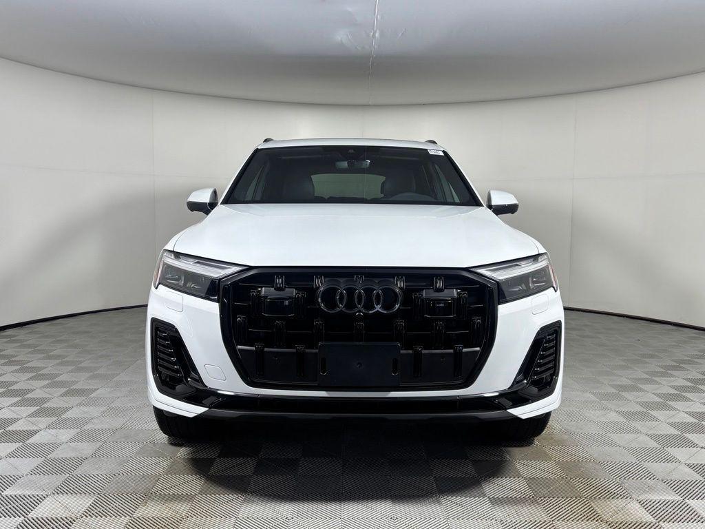 new 2026 Audi Q7 car, priced at $61,190