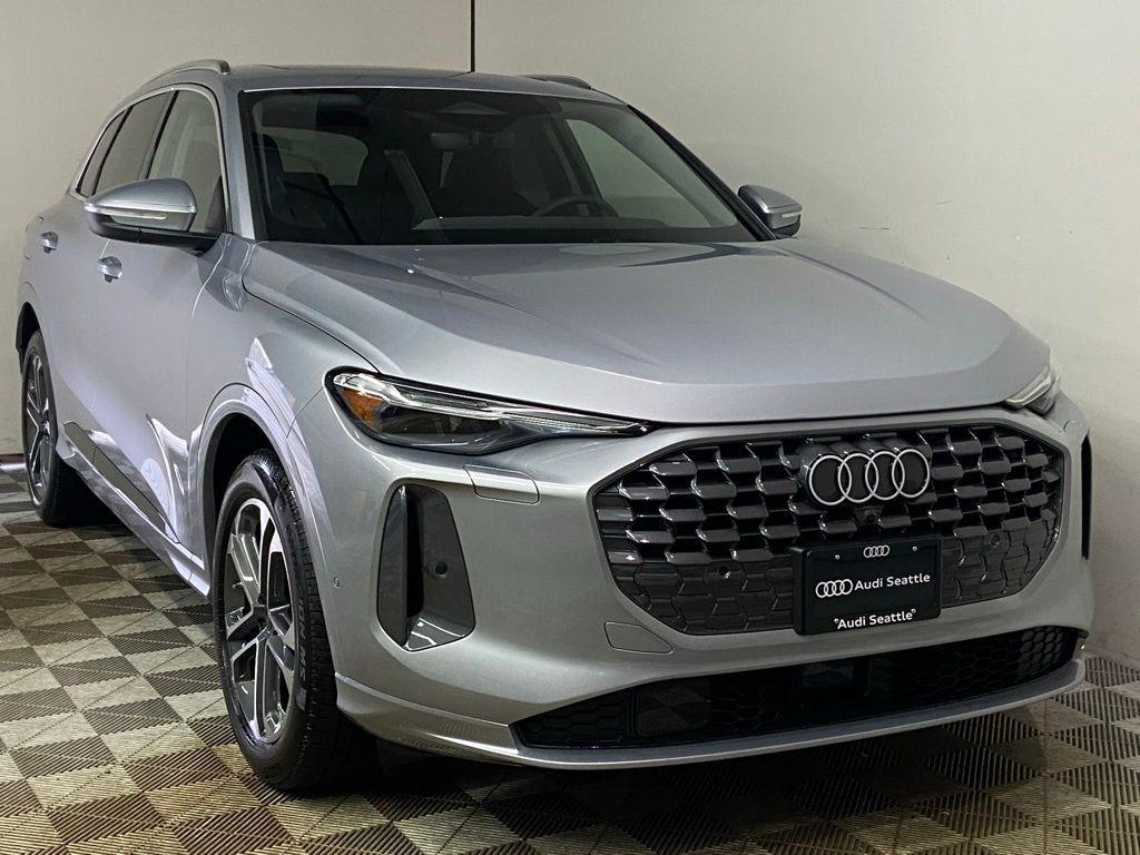 new 2025 Audi Q5 car, priced at $61,560