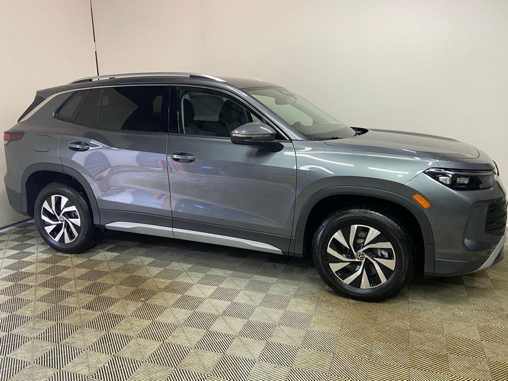 new 2026 Volkswagen Tiguan car, priced at $34,076