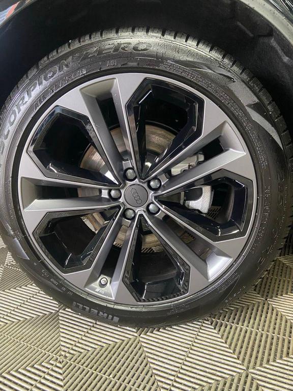 new 2026 Audi Q7 car, priced at $79,155