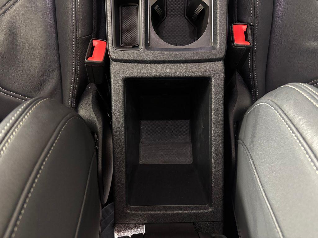 Audi Q3 view 32