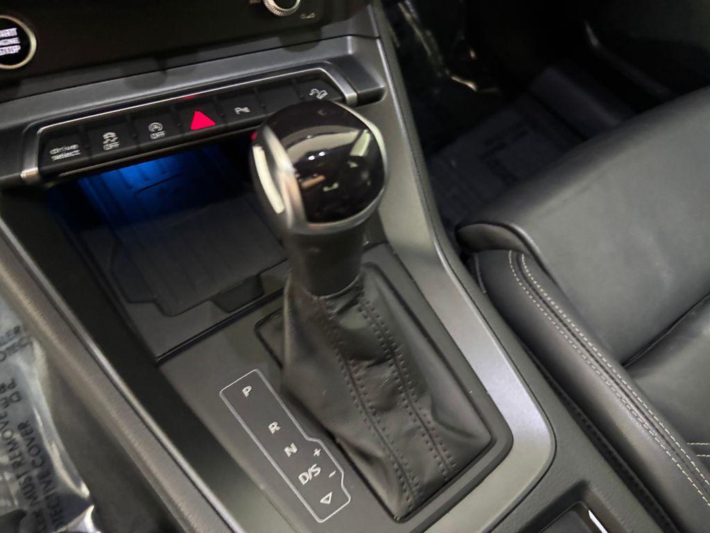 Audi Q3 view 30