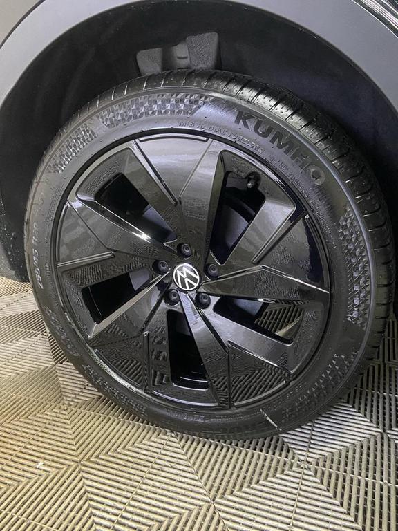 new 2026 Volkswagen ID.4 car, priced at $57,077