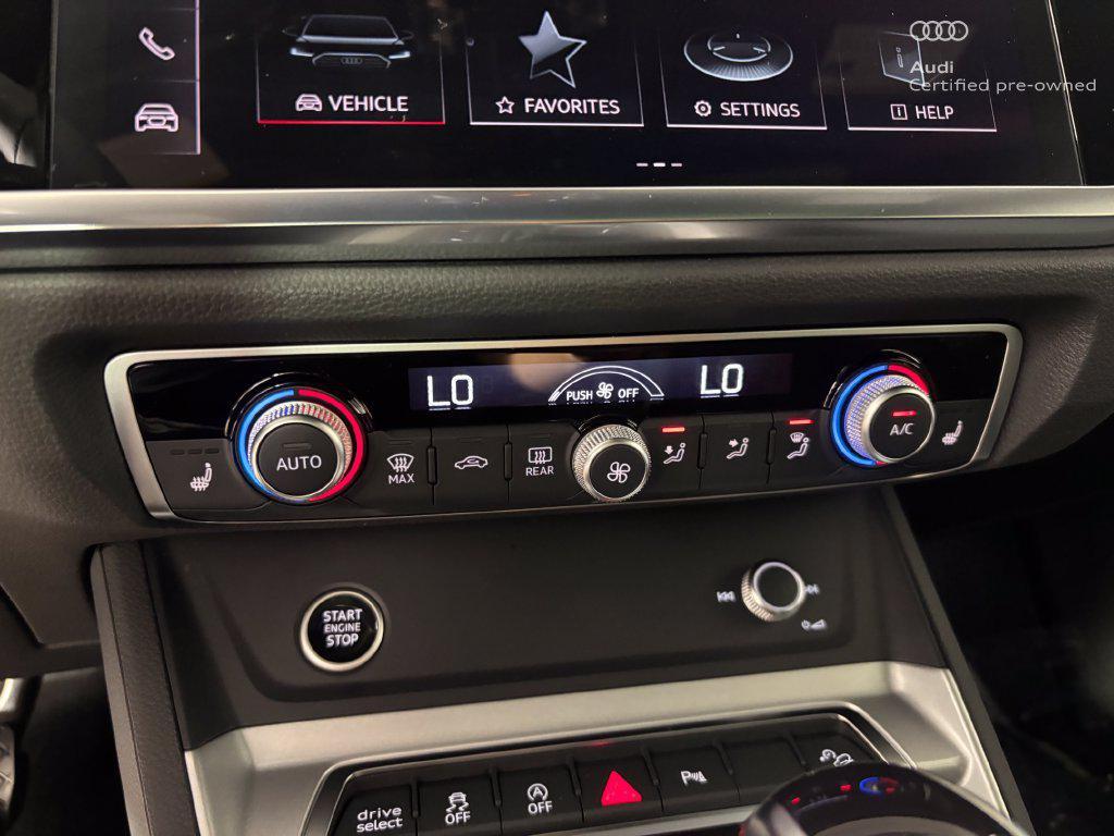 Audi Q3 view 21