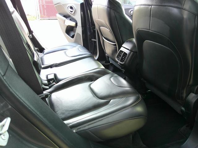 used 2018 Jeep Cherokee car, priced at $19,551