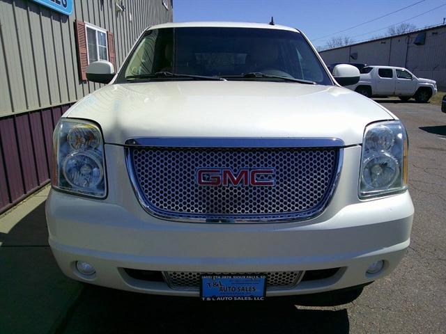 used 2014 GMC Yukon car, priced at $17,951