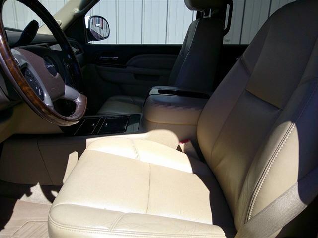 used 2014 GMC Yukon car, priced at $17,951