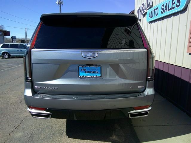used 2021 Cadillac Escalade ESV car, priced at $75,951