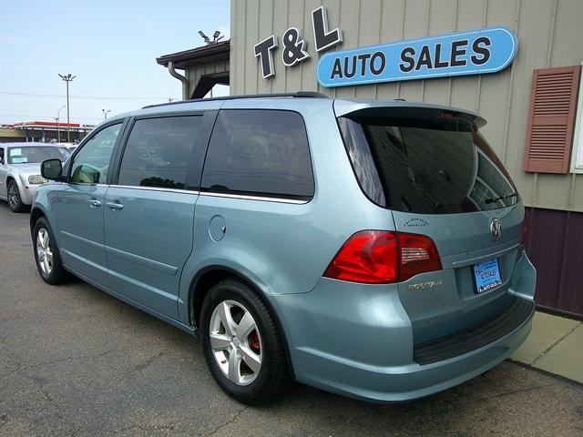 used 2009 Volkswagen Routan car, priced at $6,701