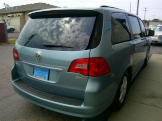 used 2009 Volkswagen Routan car, priced at $6,951