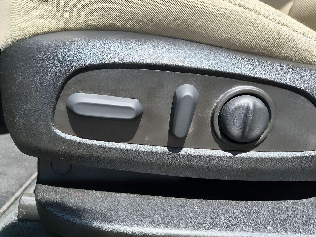 used 2022 Chevrolet Traverse car, priced at $16,864