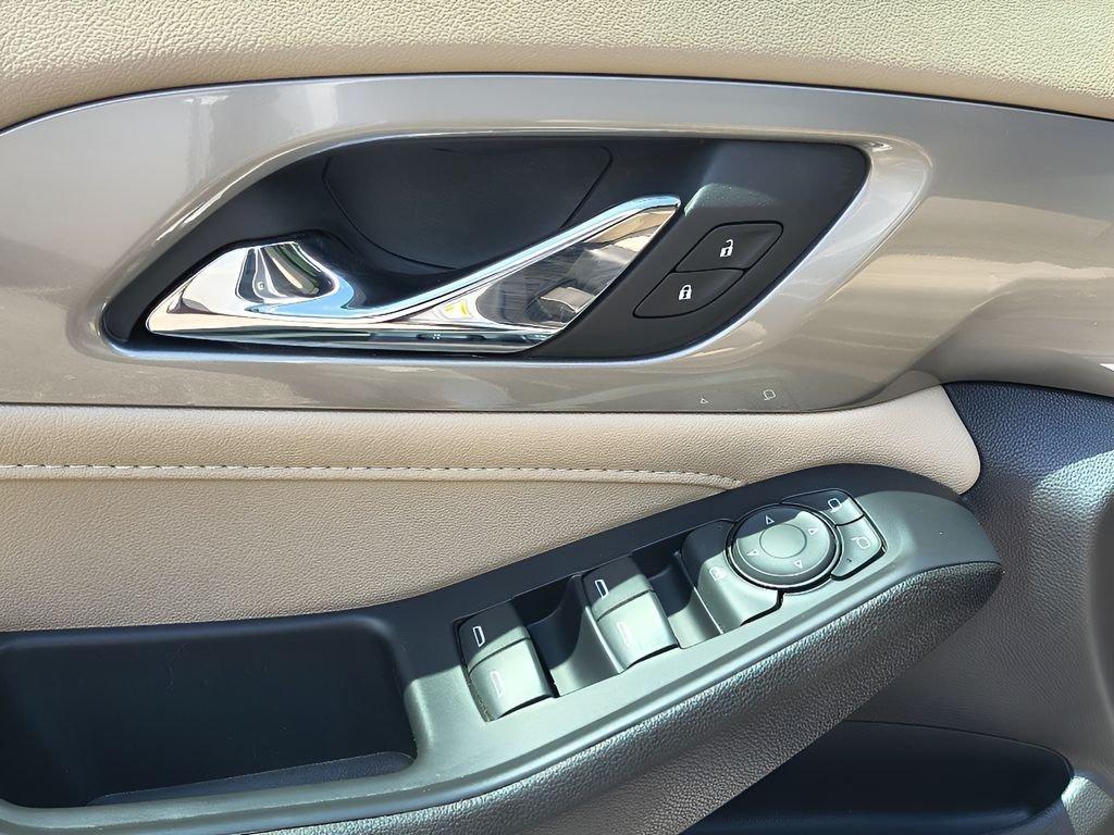 used 2022 Chevrolet Traverse car, priced at $16,864