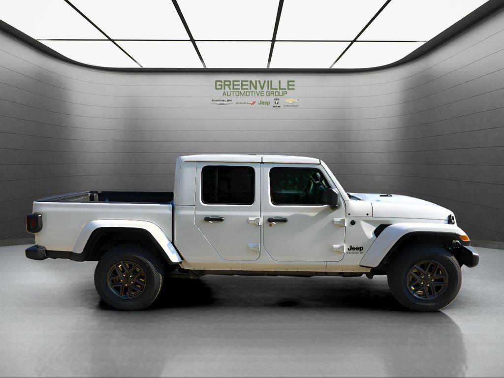new 2025 Jeep Gladiator car, priced at $39,810