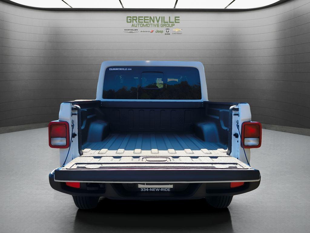 new 2025 Jeep Gladiator car, priced at $39,810