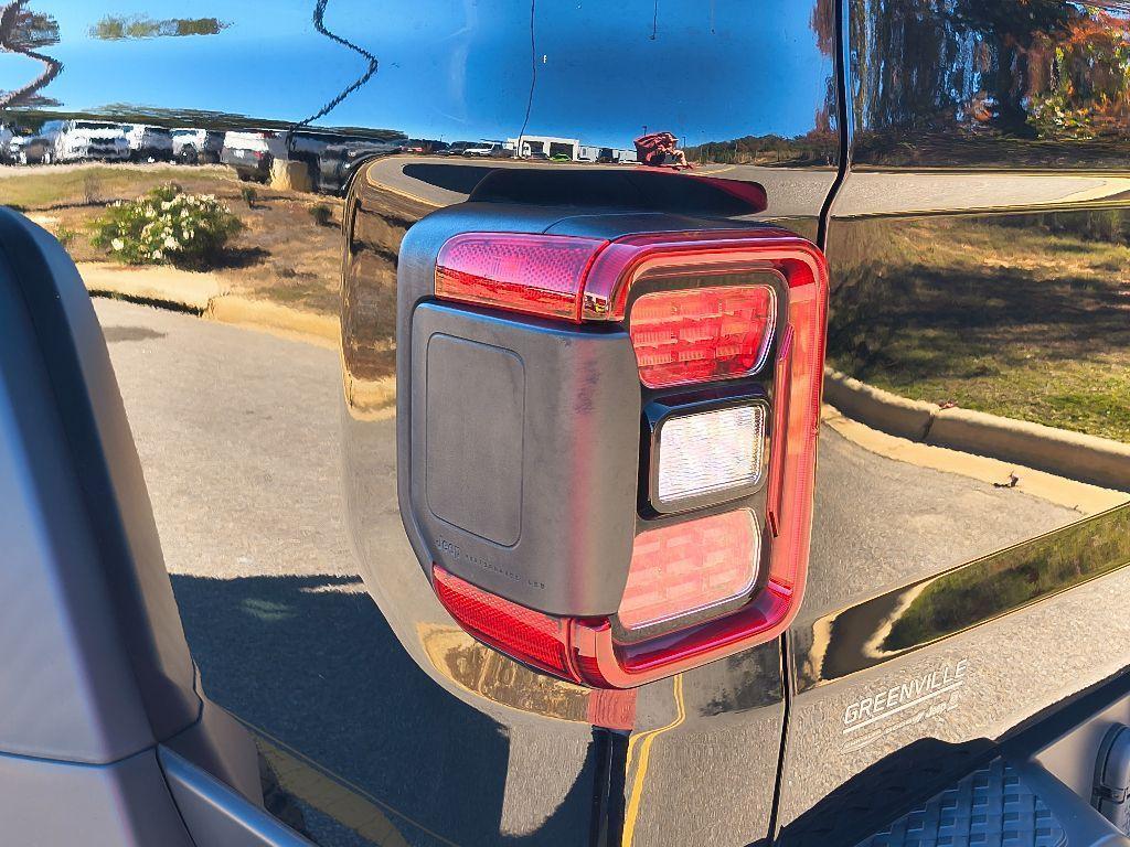 used 2022 Jeep Gladiator car, priced at $39,998