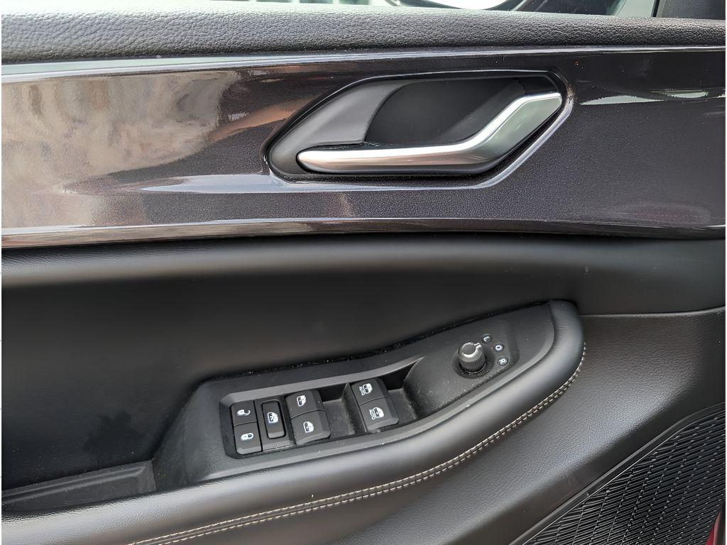 used 2023 Jeep Grand Cherokee car, priced at $31,519