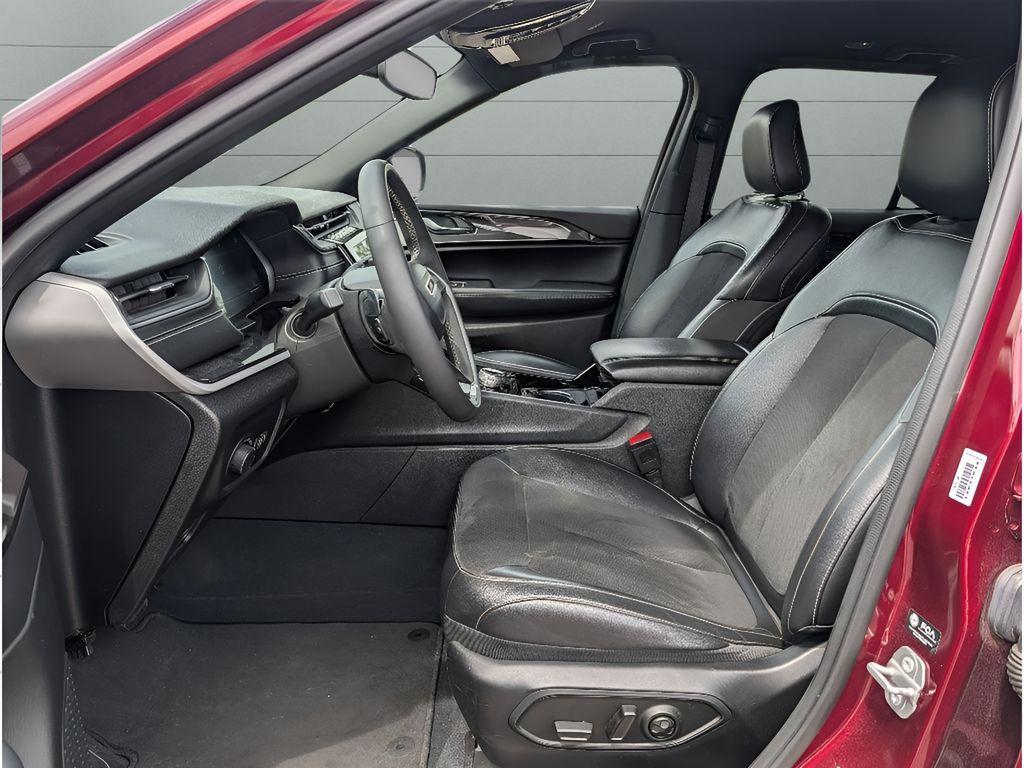 used 2023 Jeep Grand Cherokee car, priced at $31,519