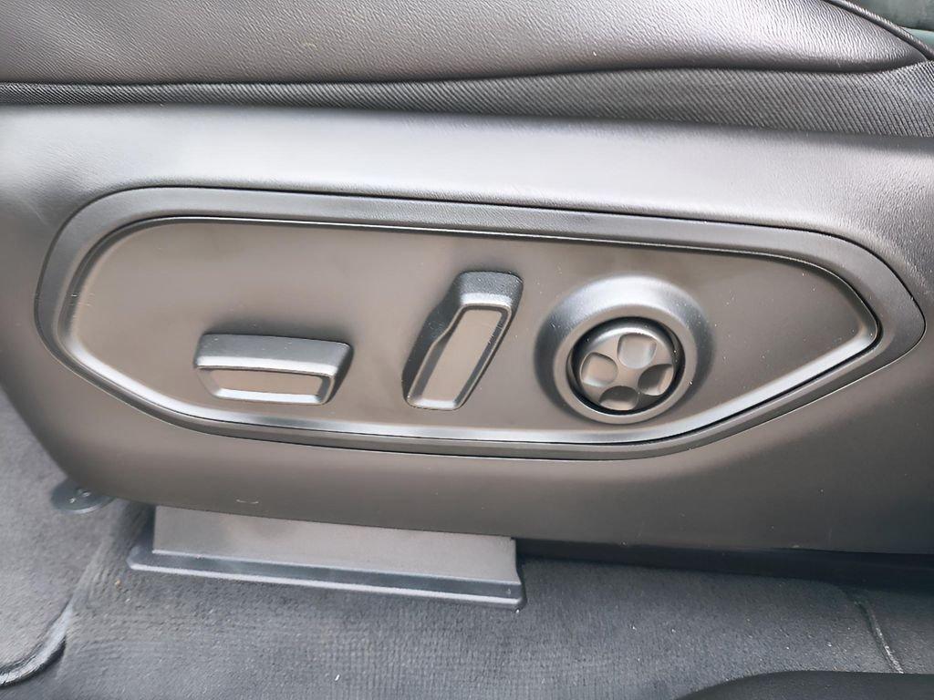 new 2025 Jeep Grand Cherokee car, priced at $37,630