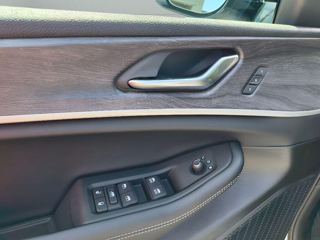 new 2025 Jeep Grand Cherokee L car, priced at $41,721