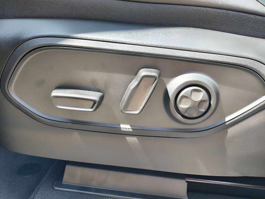 new 2025 Jeep Grand Cherokee L car, priced at $41,721