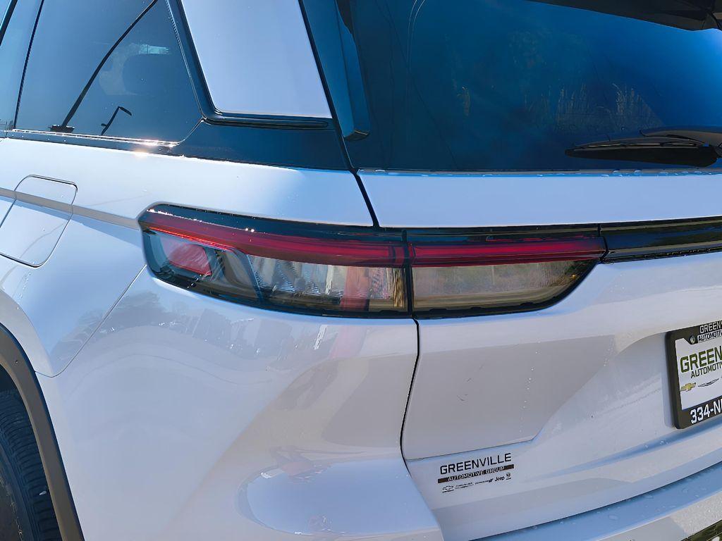 new 2025 Jeep Grand Cherokee car, priced at $38,880