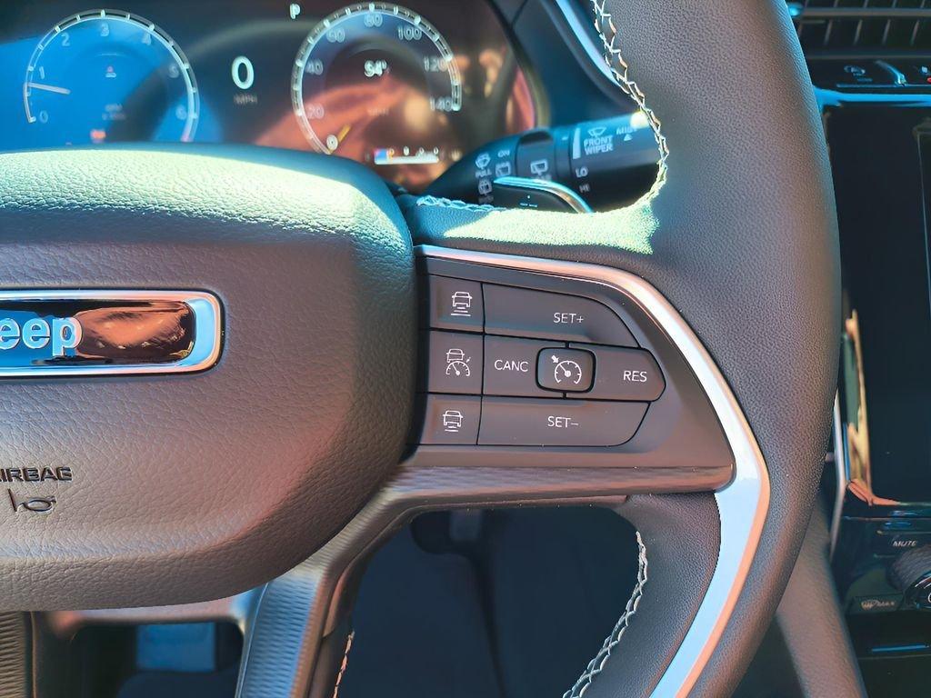 new 2025 Jeep Grand Cherokee car, priced at $37,880