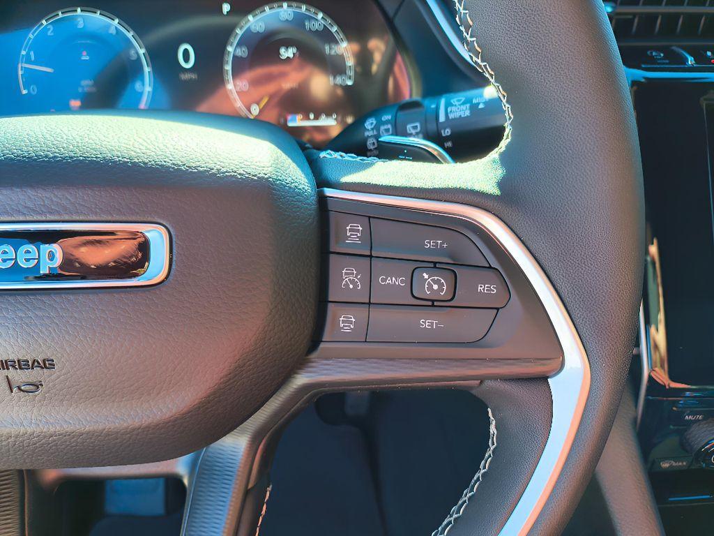 new 2025 Jeep Grand Cherokee car, priced at $38,880