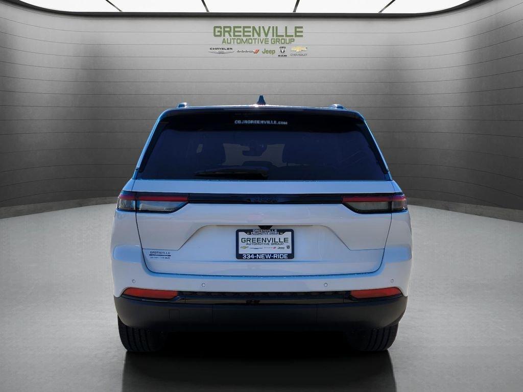 new 2025 Jeep Grand Cherokee car, priced at $37,880