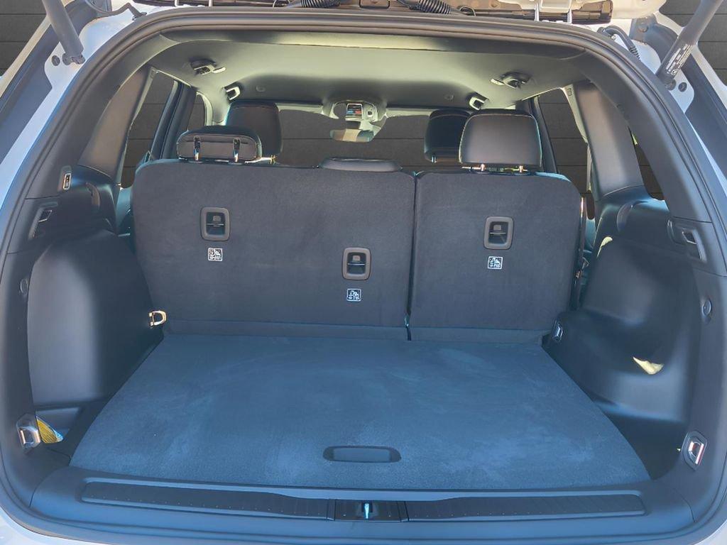 new 2025 Jeep Grand Cherokee car, priced at $37,880