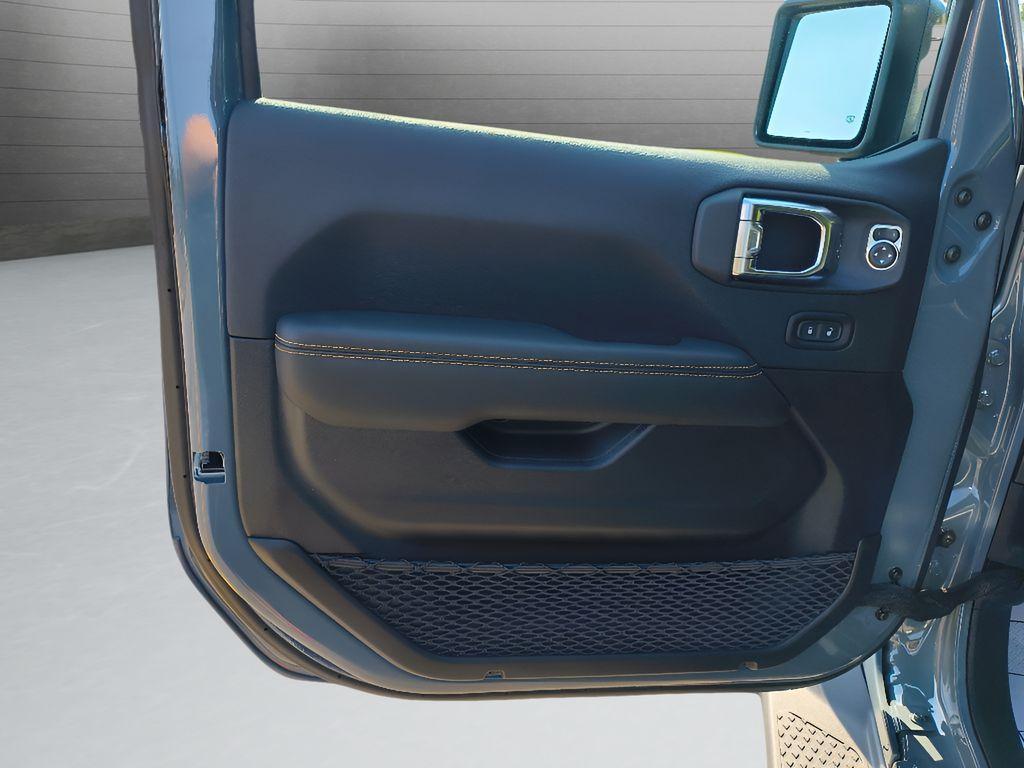 new 2025 Jeep Gladiator car, priced at $46,345