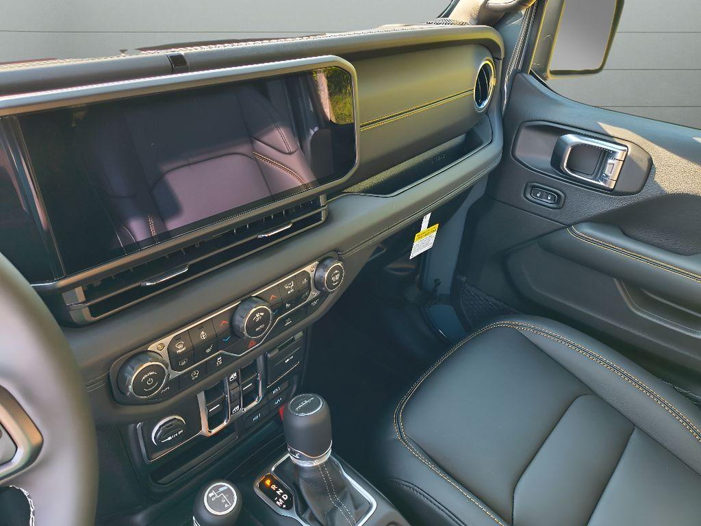 new 2025 Jeep Gladiator car, priced at $46,345