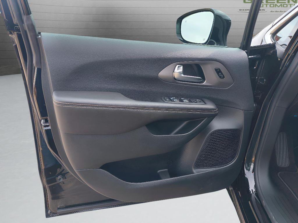 new 2026 Chrysler Pacifica car, priced at $42,260