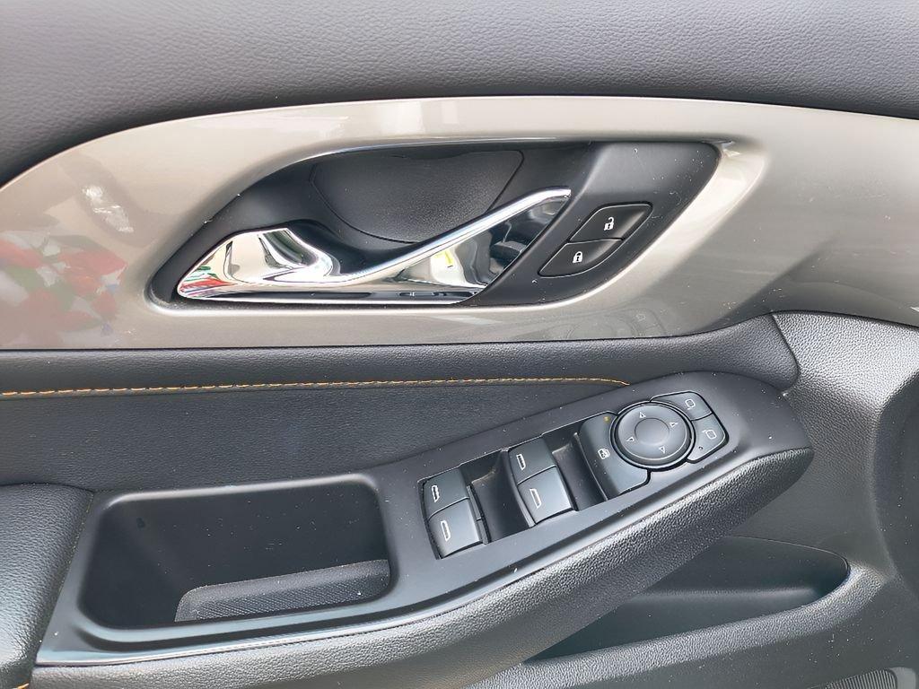 used 2021 Chevrolet Traverse car, priced at $15,740