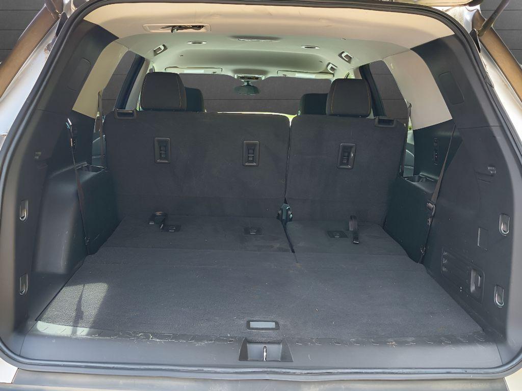 used 2021 Chevrolet Traverse car, priced at $15,740