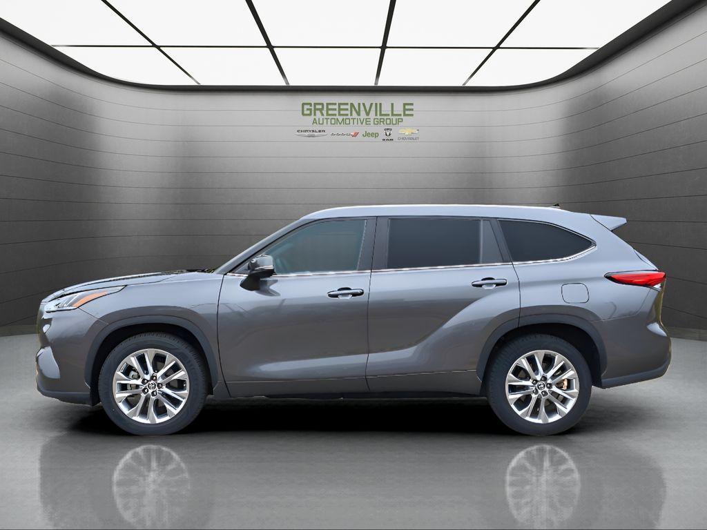 used 2023 Toyota Highlander car, priced at $36,999