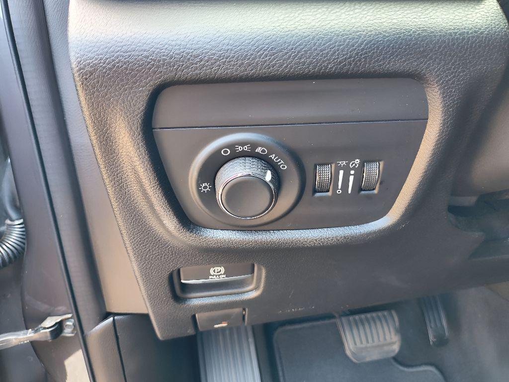 used 2024 Jeep Grand Cherokee L car, priced at $33,899