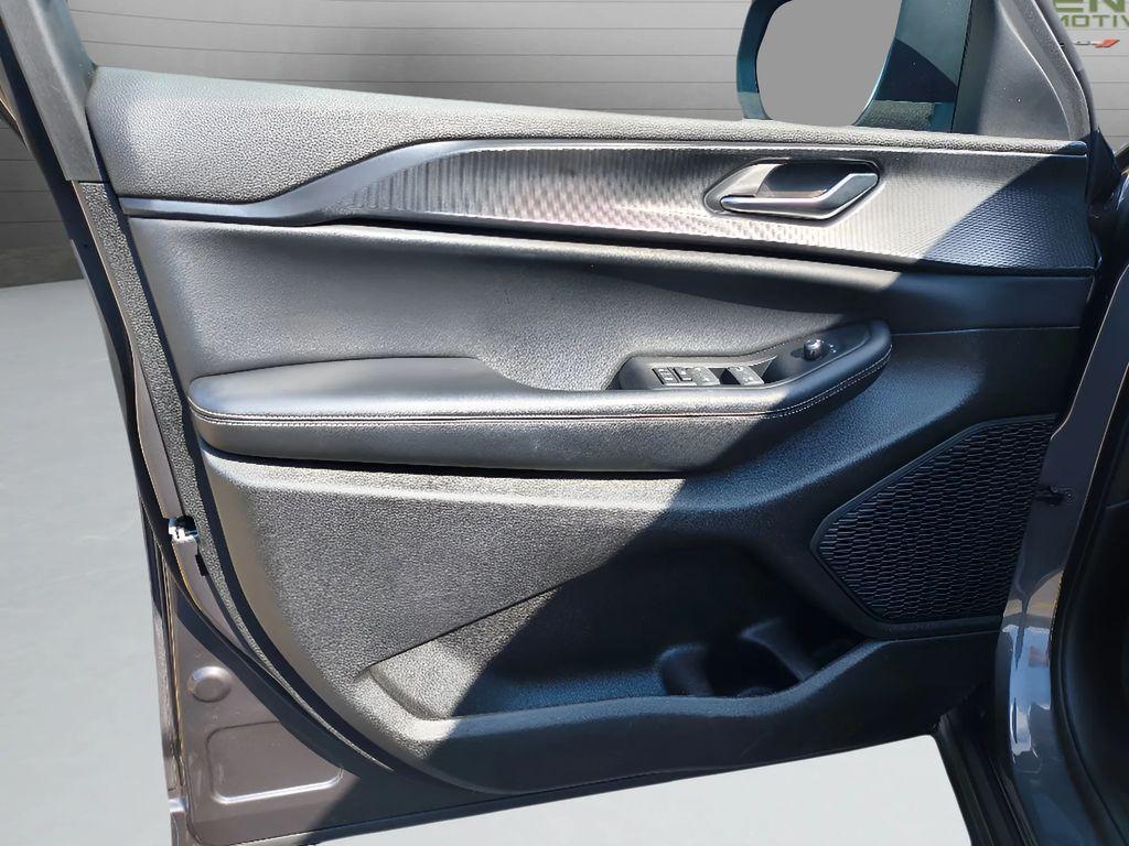 used 2024 Jeep Grand Cherokee L car, priced at $33,899