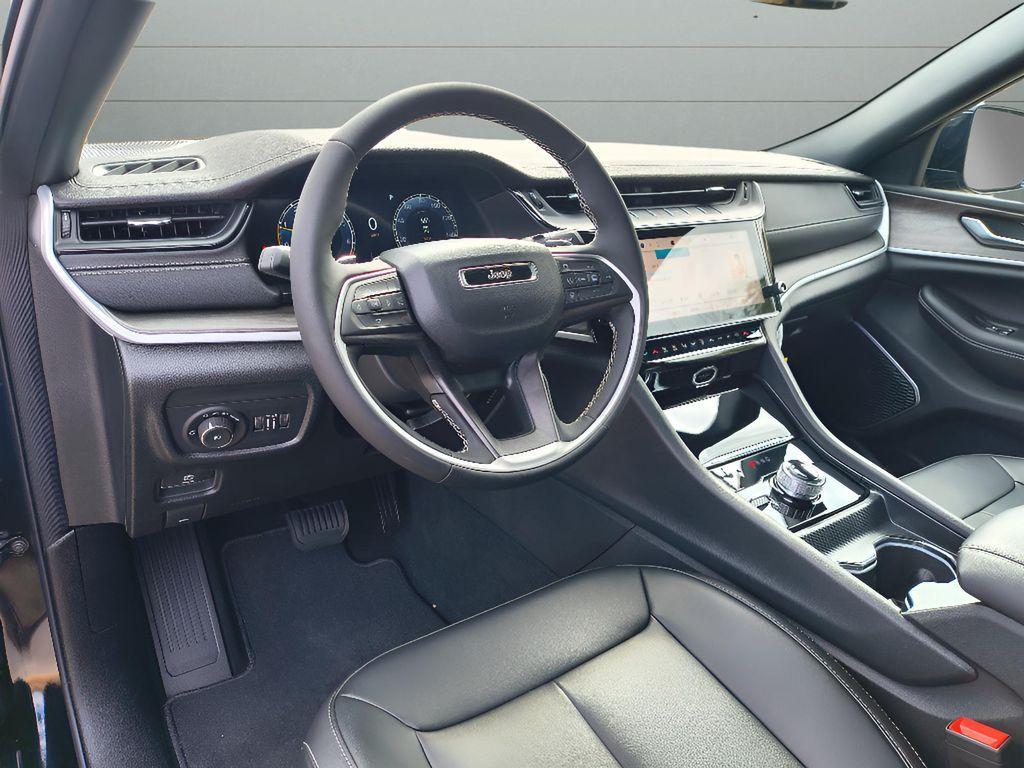 new 2026 Jeep Grand Cherokee car, priced at $43,485