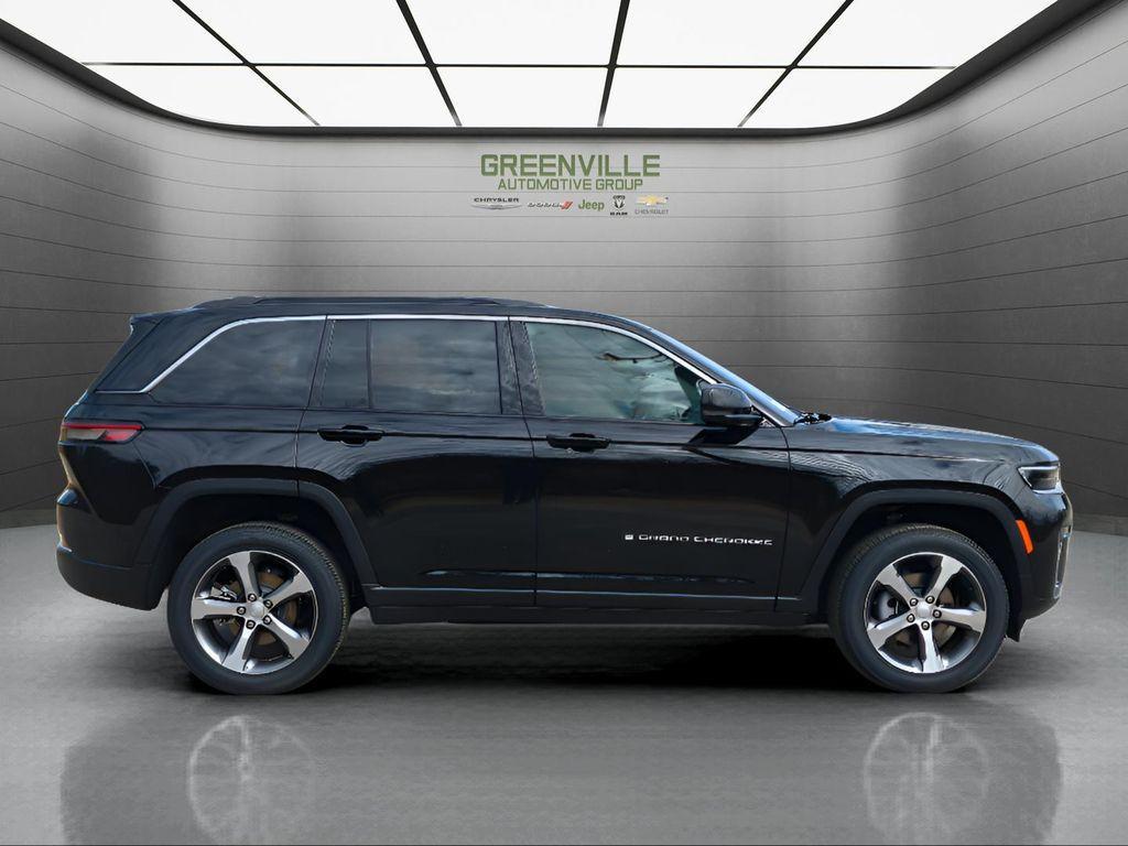 new 2026 Jeep Grand Cherokee car, priced at $43,485