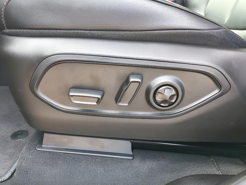 new 2026 Jeep Grand Cherokee car, priced at $43,485