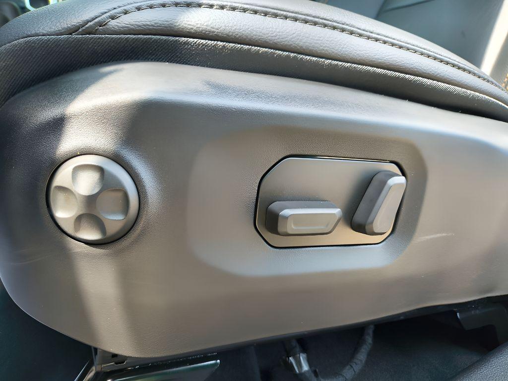 new 2025 Jeep Wrangler car, priced at $46,983