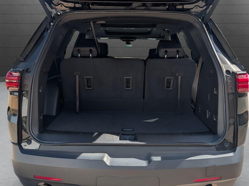 used 2023 Chevrolet Traverse car, priced at $29,808