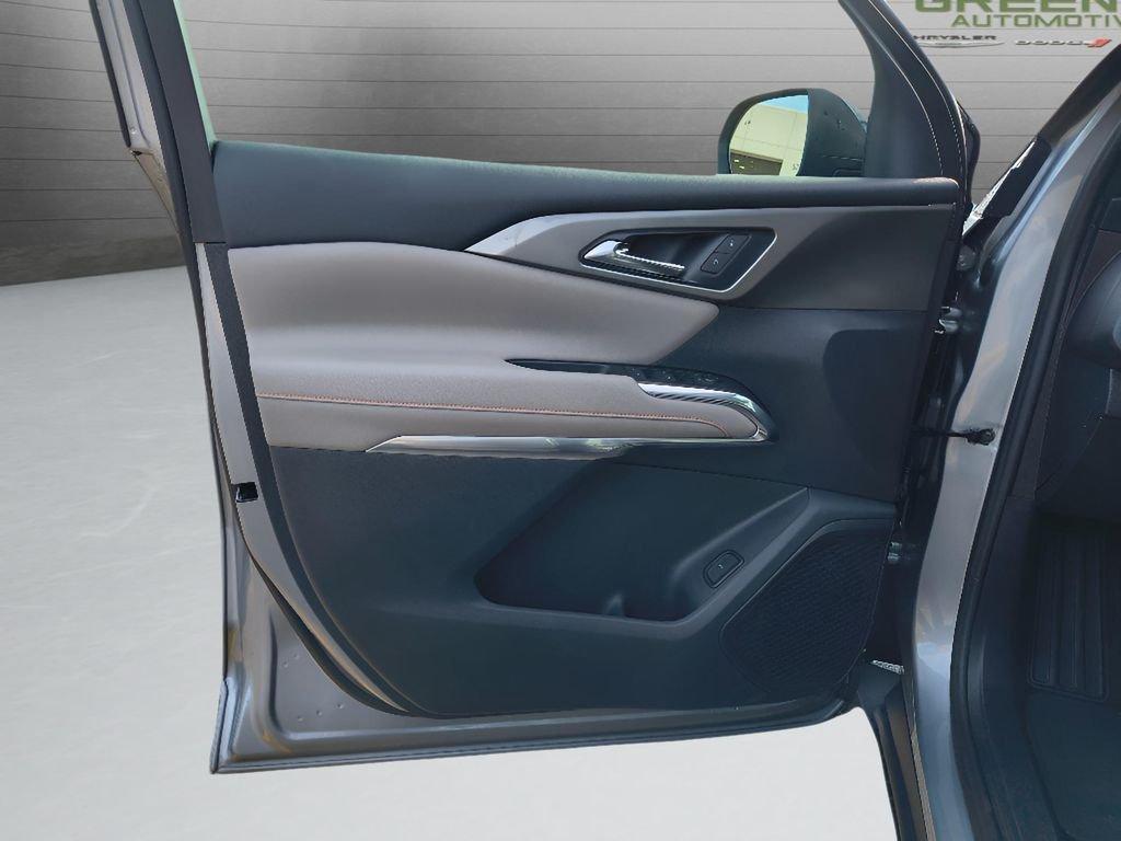 used 2024 Chevrolet Traverse car, priced at $34,878