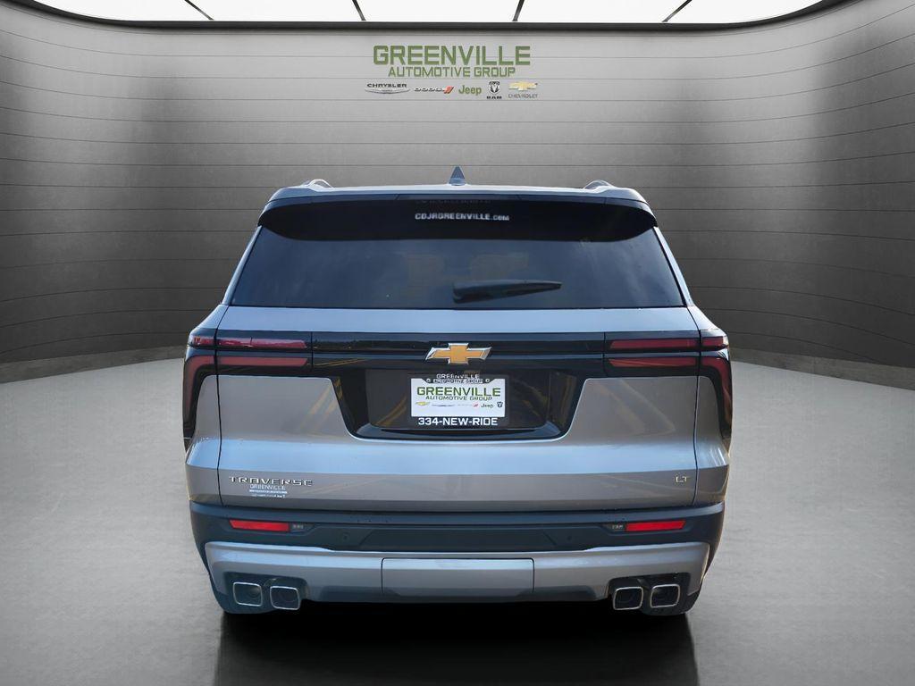 used 2024 Chevrolet Traverse car, priced at $34,878